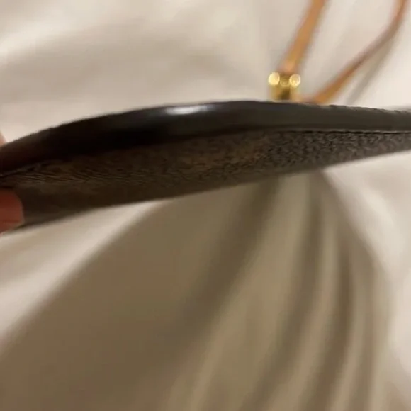 Louis Vuitton Neverfull MM Clutch (Discontinued/ unavailable Pink Lining) - Picture 4 of 7